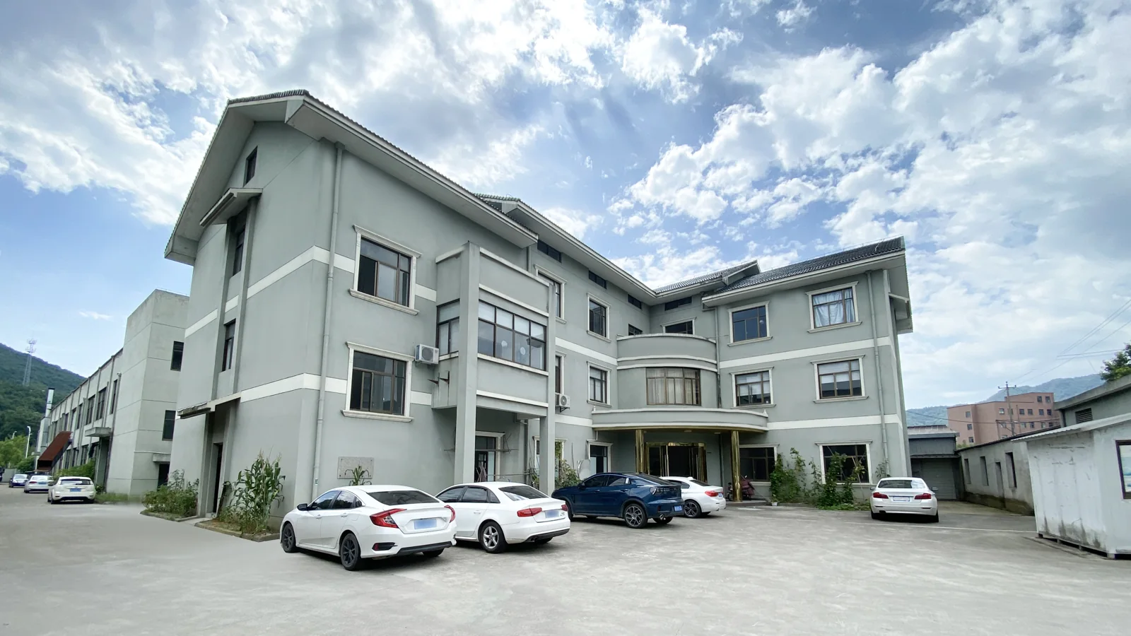 Exterior of the Oulete factory building